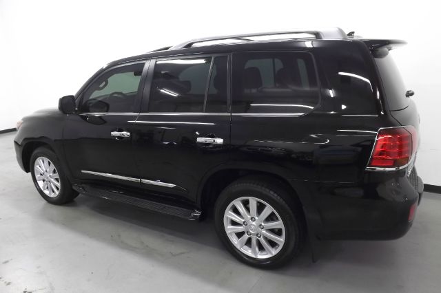 2009 Lexus LX 570 Scion XB