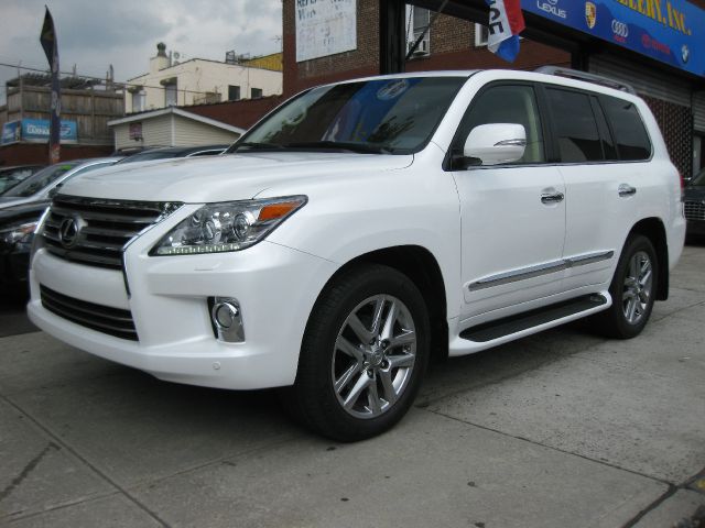 2013 Lexus LX 570 Scion XB