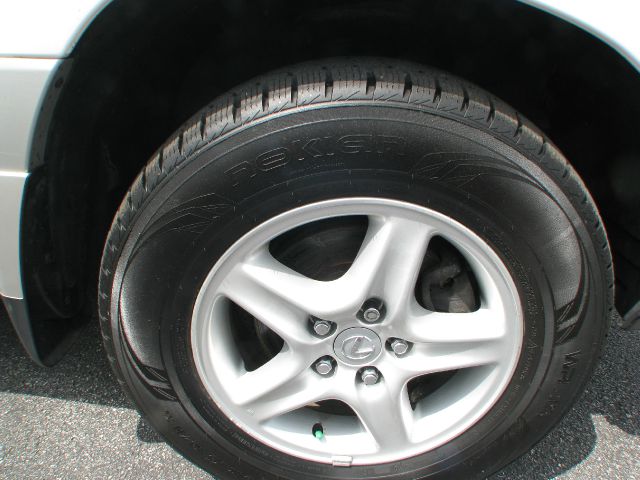 2001 Lexus RX 300 Ram 3500 Diesel 2-WD