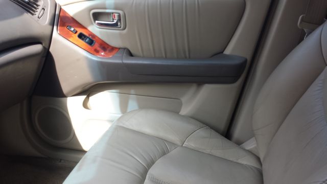 2001 Lexus RX 300 Ram 3500 Diesel 2-WD