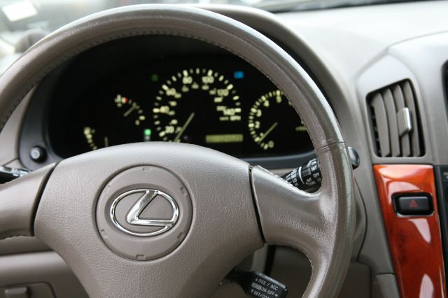 2001 Lexus RX 300 Ram 3500 Diesel 2-WD