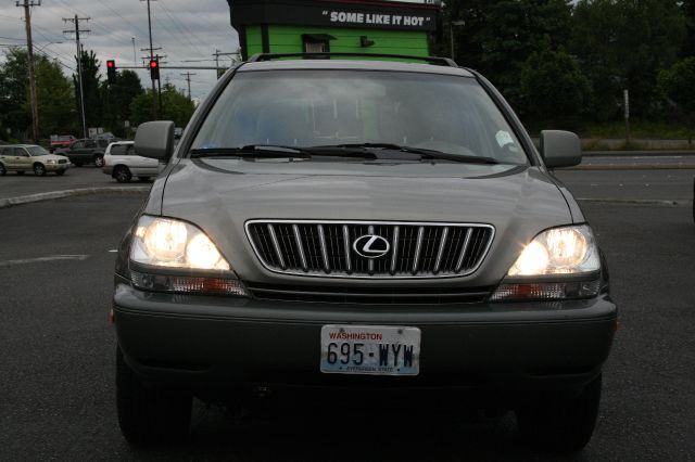 2001 Lexus RX 300 Ram 3500 Diesel 2-WD