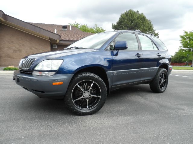 2001 Lexus RX 300 Ram 3500 Diesel 2-WD