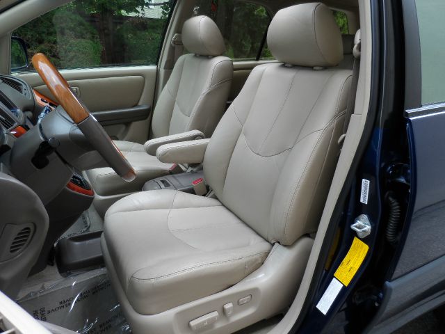 2001 Lexus RX 300 Ram 3500 Diesel 2-WD