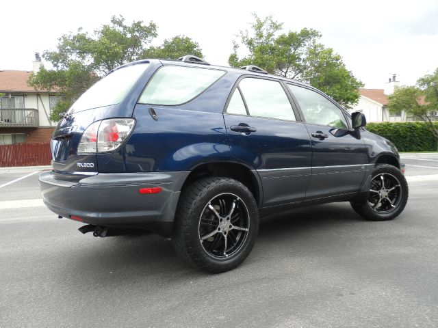 2001 Lexus RX 300 Ram 3500 Diesel 2-WD