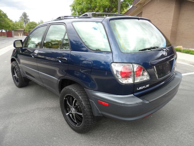 2001 Lexus RX 300 Ram 3500 Diesel 2-WD