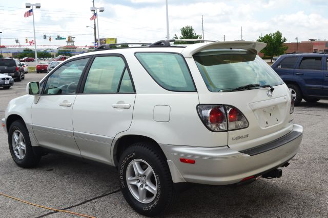 2001 Lexus RX 300 Ram 3500 Diesel 2-WD
