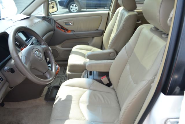 2001 Lexus RX 300 Ram 3500 Diesel 2-WD