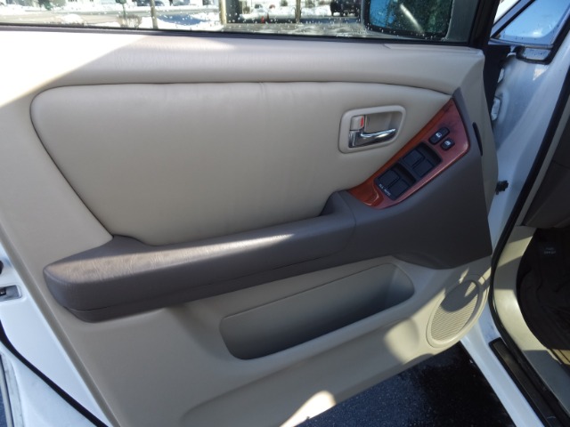 2002 Lexus RX 300 Ram 3500 Diesel 2-WD