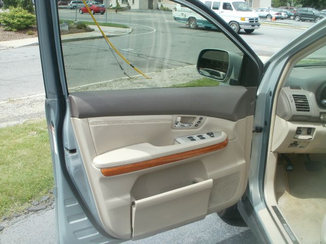 2004 Lexus RX 330 Ram 3500 Diesel 2-WD