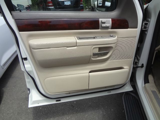 2004 Lincoln Aviator GLS PZEV