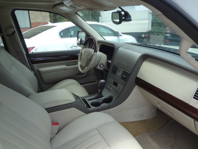 2004 Lincoln Aviator GLS PZEV