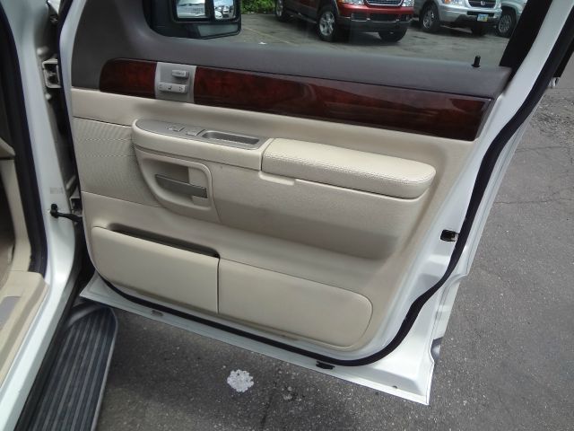 2004 Lincoln Aviator GLS PZEV