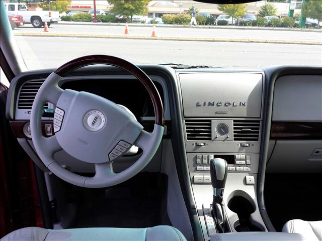 2005 Lincoln Aviator Base