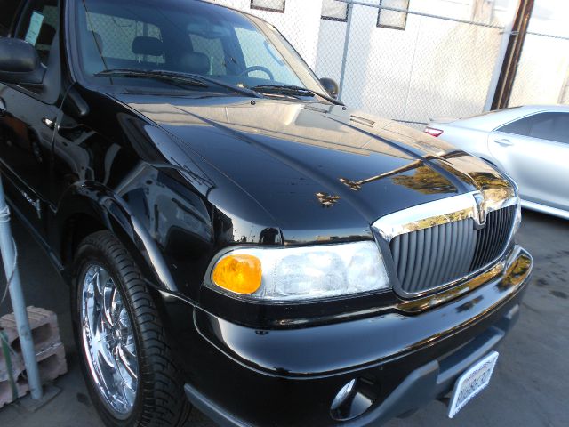 2002 Lincoln Blackwood Touring S