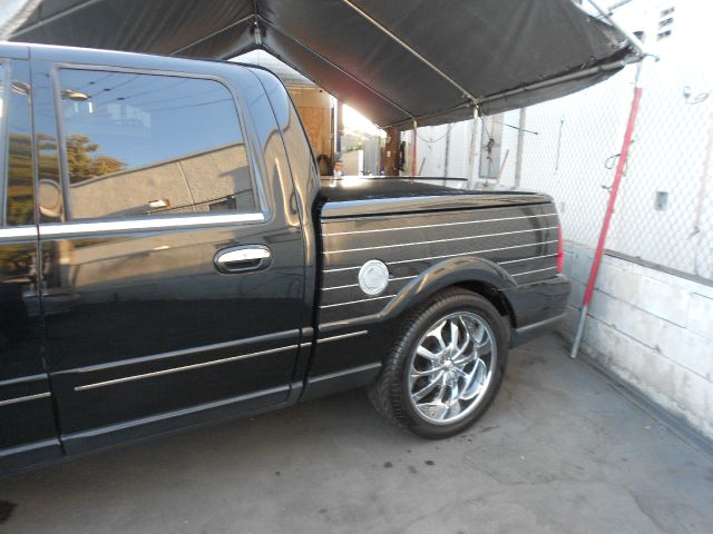 2002 Lincoln Blackwood Touring S