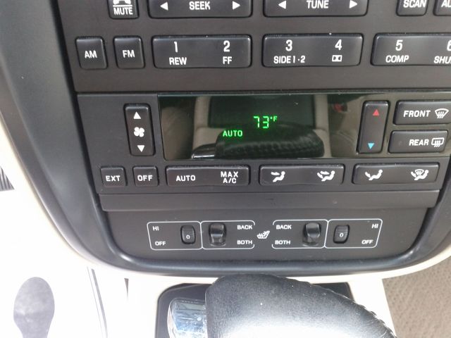 2001 Lincoln Continental Base