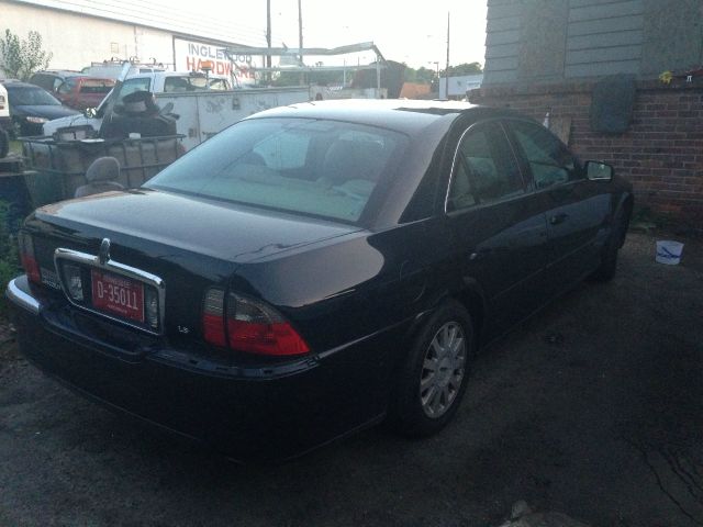 2005 Lincoln LS L300 Sedan
