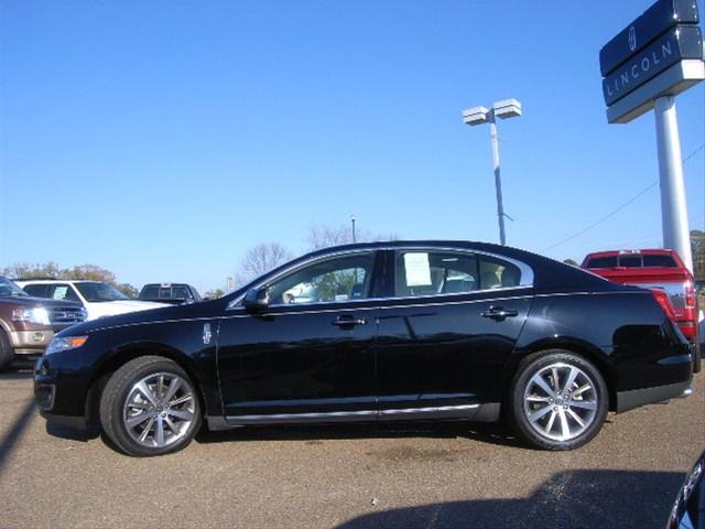 2011 Lincoln MKS Base