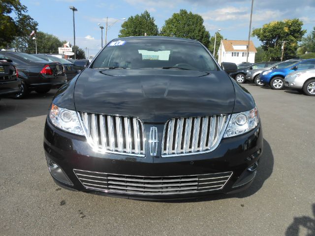 2011 Lincoln MKS Green