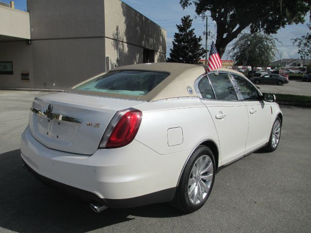 2011 Lincoln MKS Green