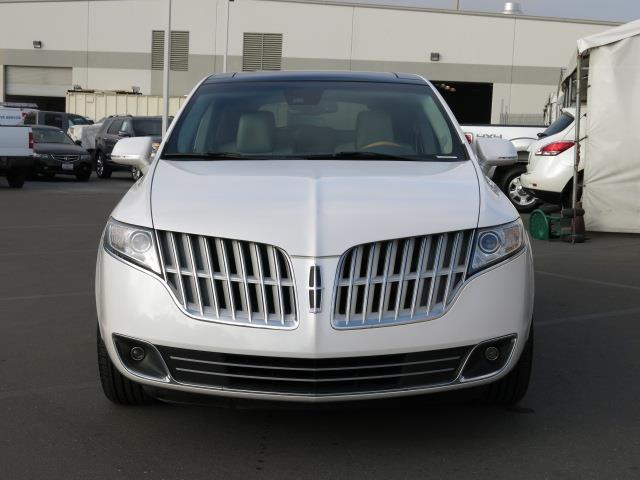 2010 Lincoln MKT Base