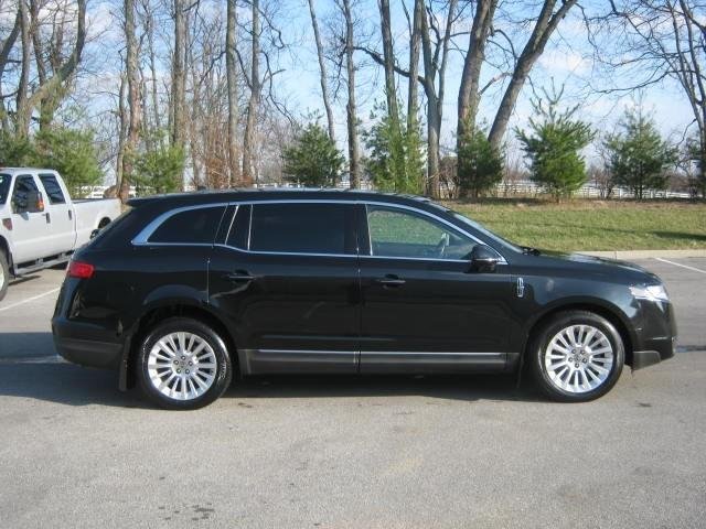 2010 Lincoln MKT Base
