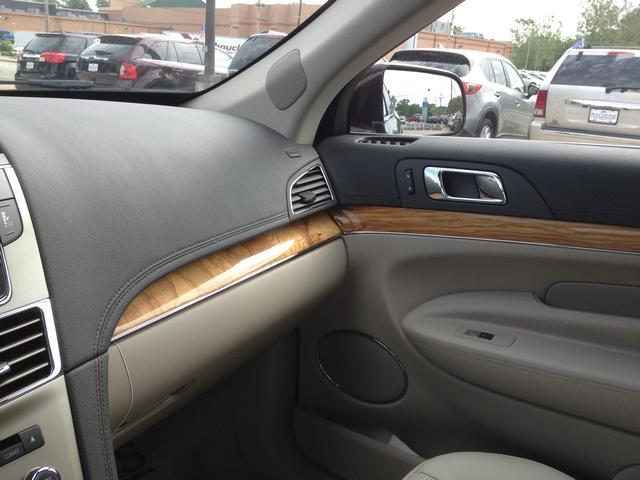 2012 Lincoln MKT Xlt Lariet 4dr