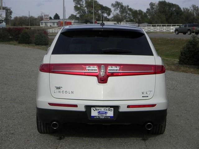 2012 Lincoln MKT Deluxe Sport