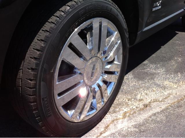 2010 Lincoln MKX Base