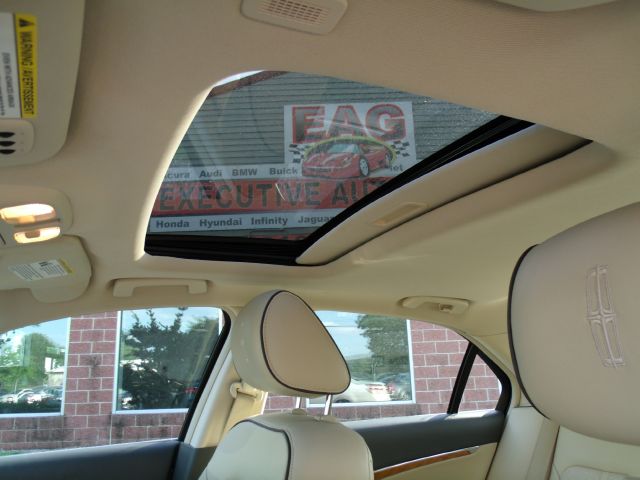 2011 Lincoln MKZ EX - DUAL Power Doors
