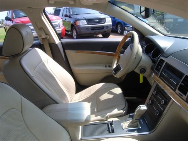 2011 Lincoln MKZ Luxury Sedan Cadillac Factory Certified