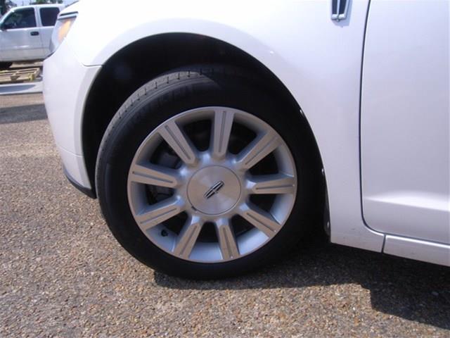 2011 Lincoln MKZ Luxury Sedan Cadillac Factory Certified