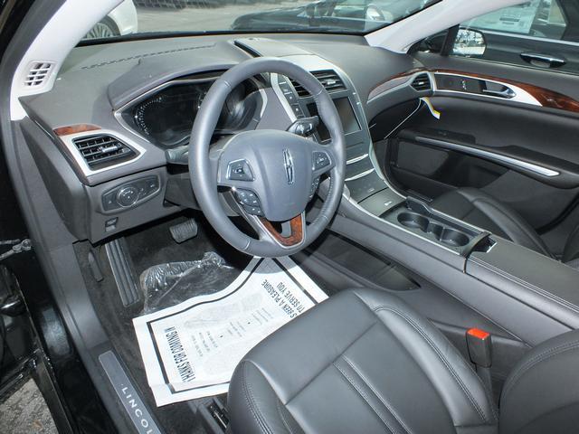 2013 Lincoln MKZ 4WD Reg Cab Chassis WT