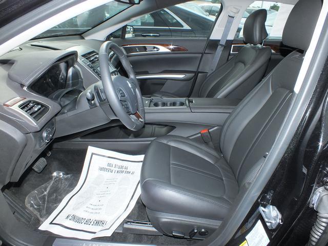 2013 Lincoln MKZ 4WD Reg Cab Chassis WT