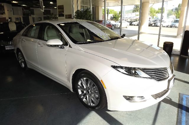 2014 Lincoln MKZ ESi
