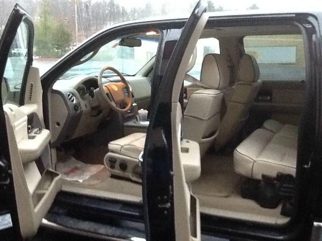 2006 Lincoln Mark LT Ram 3500 Diesel 2-WD