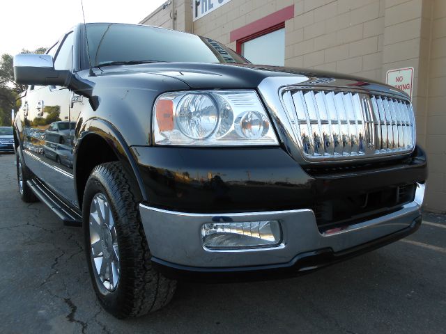 2006 Lincoln Mark LT Ram 3500 Diesel 2-WD