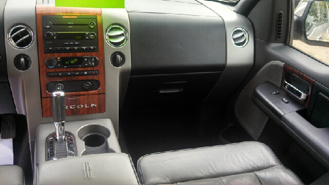 2006 Lincoln Mark LT Ram 3500 Diesel 2-WD