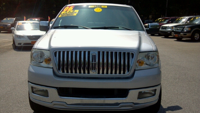 2006 Lincoln Mark LT Base