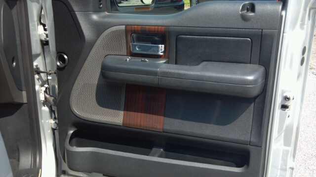 2006 Lincoln Mark LT Base