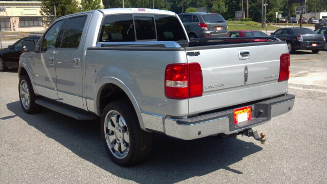 2006 Lincoln Mark LT Base