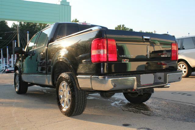 2006 Lincoln Mark LT Ram 3500 Diesel 2-WD