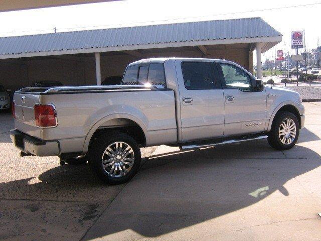 2008 Lincoln Mark LT 4+4