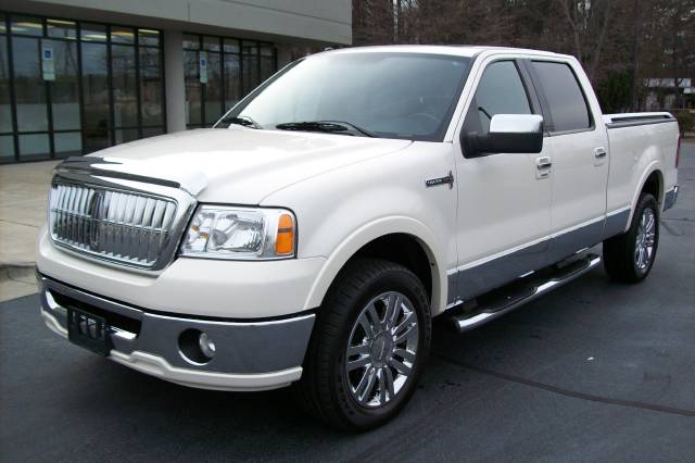 2008 Lincoln Mark LT Base