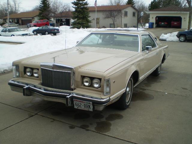 1979 Lincoln Mark V 2002 Nissan LE