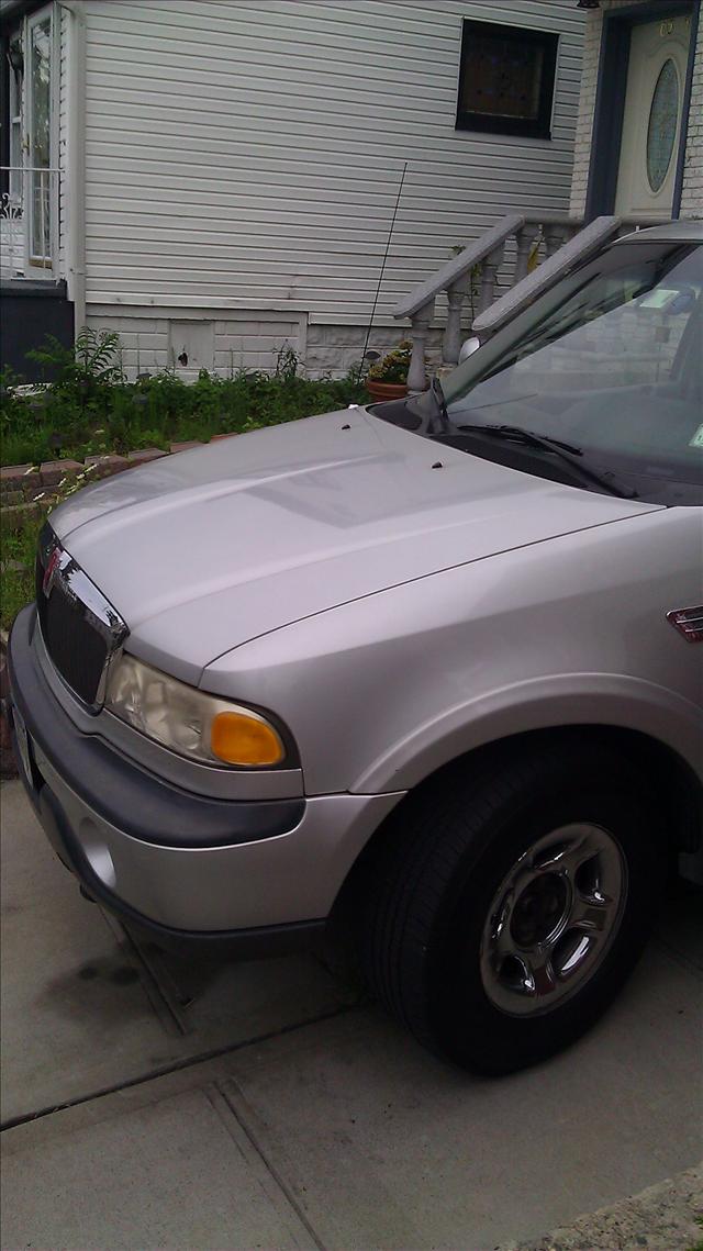 1999 Lincoln Navigator Premium