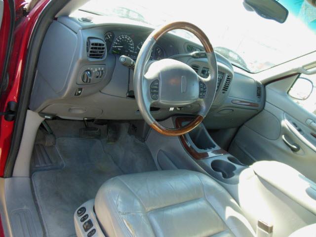 1999 Lincoln Navigator SLT 25