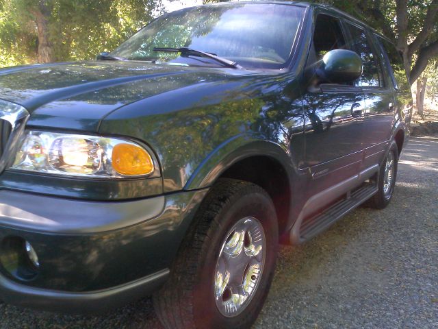 1999 Lincoln Navigator Ram 3500 Diesel 2-WD