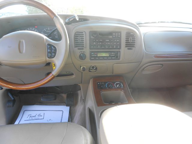 2000 Lincoln Navigator Ram 3500 Diesel 2-WD